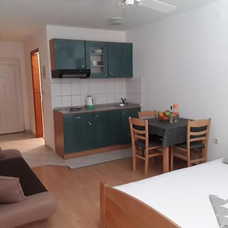 Zaton Apartmani M. Ilesh Dış mekan fotoğraf