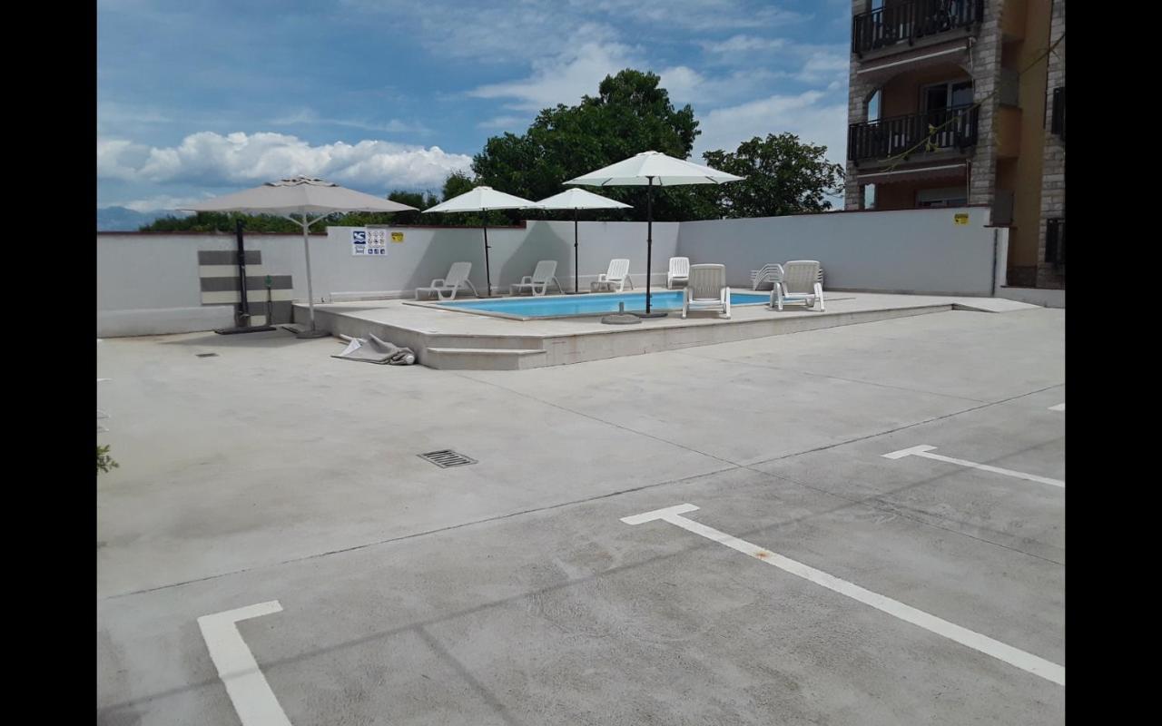 Zaton Apartmani M. Ilesh Dış mekan fotoğraf